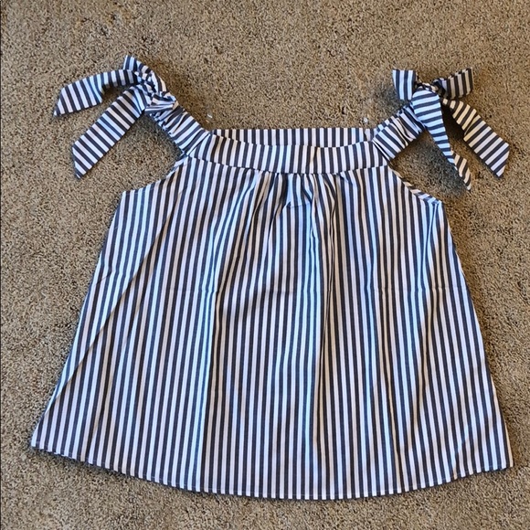 HP💙Striped off the shoulder top with bows - Picture 2 of 3